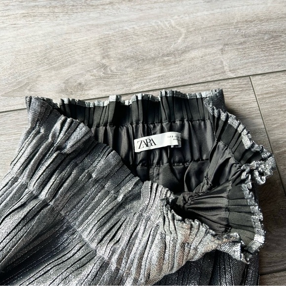 ZARA Silver Metallic Pleated Mini Skirt - Picture 8 of 16